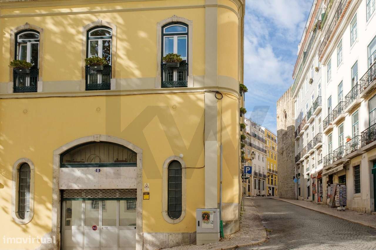 Prédio com elevado potencial de investimento, junto à Sé. - Grande imagem: 5/30