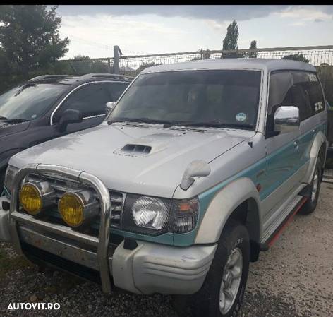 Dezmembrez mitsubishi pajero mk2 - 4