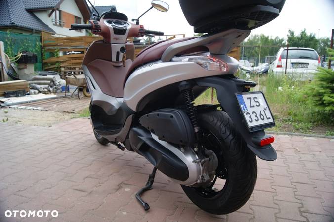 Piaggio Beverly - 8