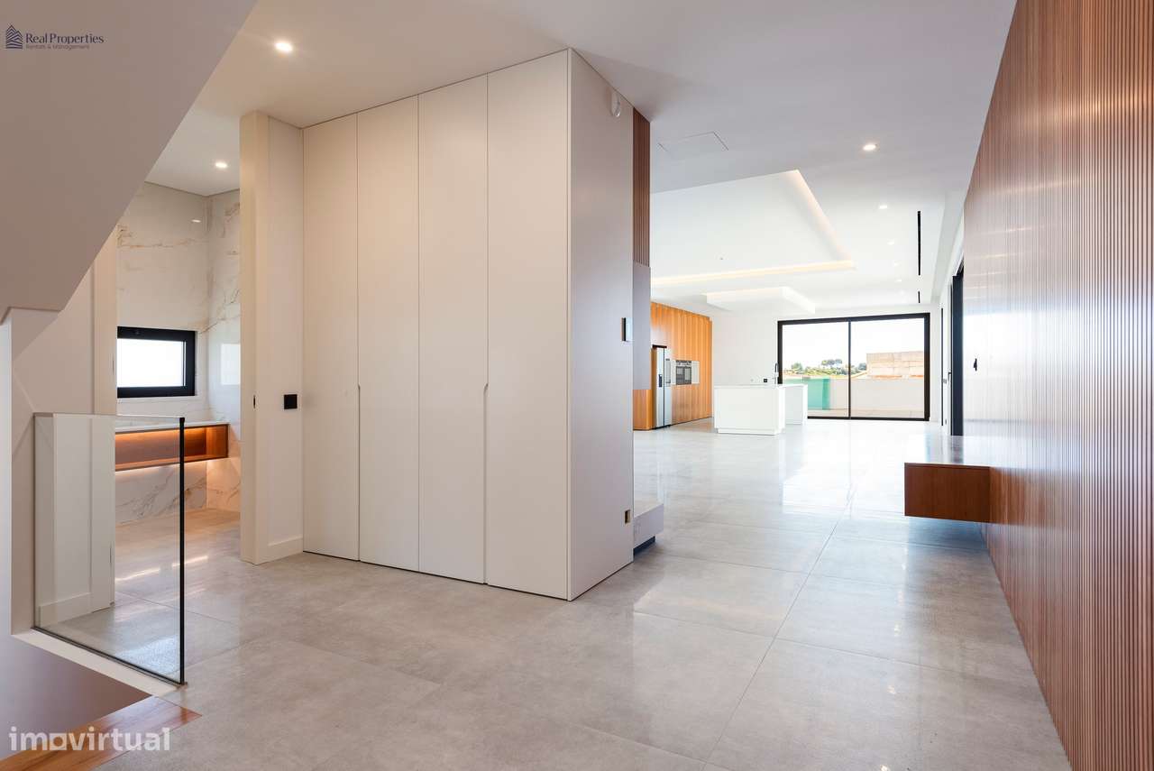 Moradia T4 Nova à Venda - Luxo e Conforto em Cada Detalhe - Grande imagem: 5/52