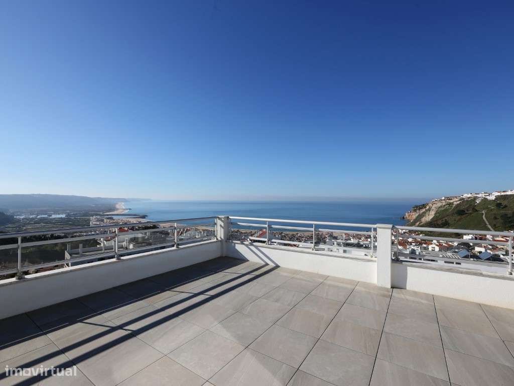 Penthouse T2 com vista panorâmica de mar e terraço privado em condo...-31