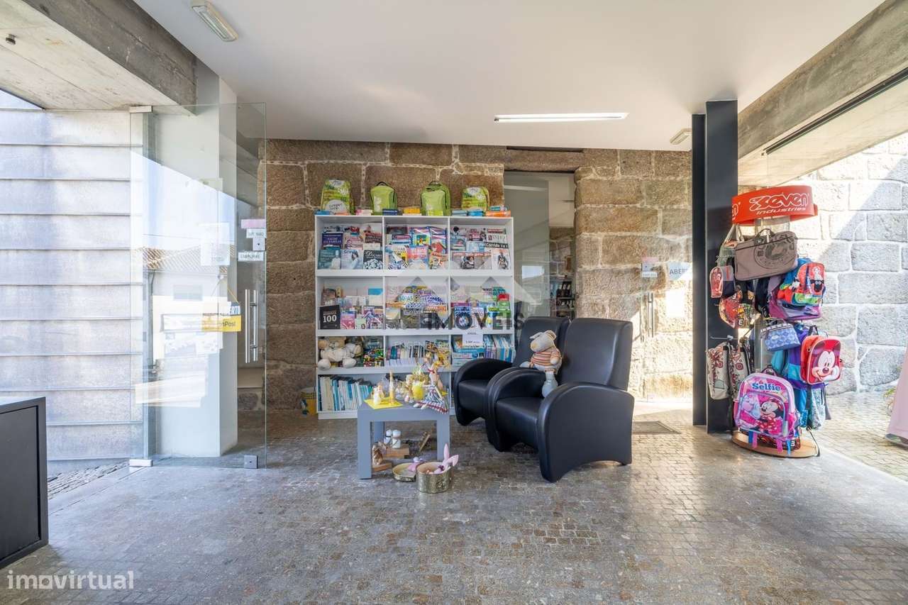 Loja | Comércio | Papelaria | Escritório | Casa de banho - Grande imagem: 4/27