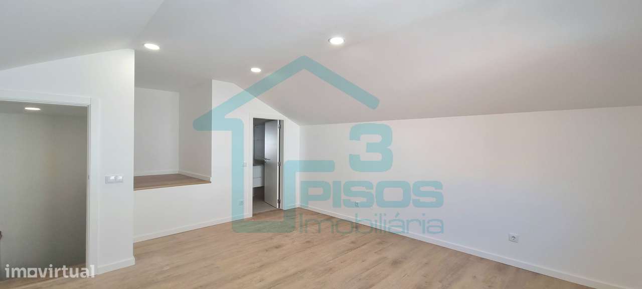 Moradia V4+1 com piscina - Costa da Caparica - Almada-24