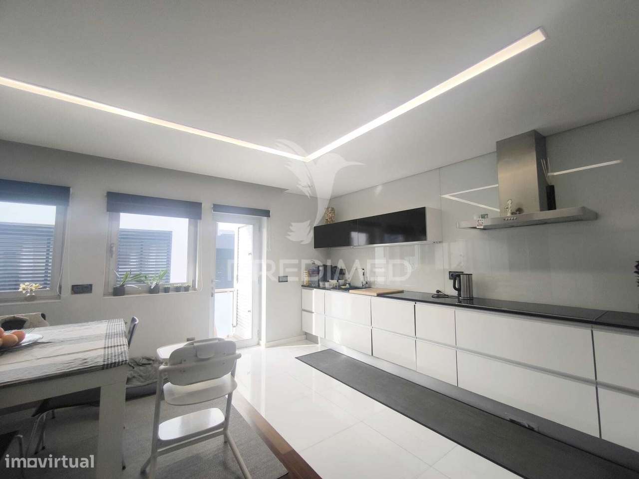 Arrendamento - Moradia T3 Mobilada e Equipada em Nogueira, Braga - Grande imagem: 2/14