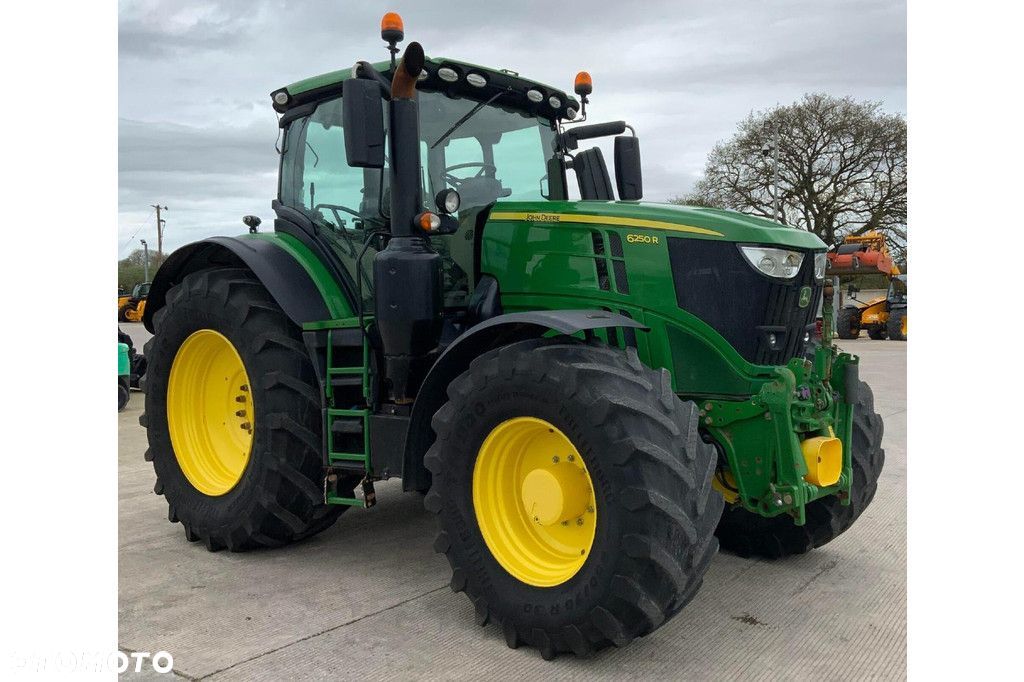 John Deere 6250R - 1