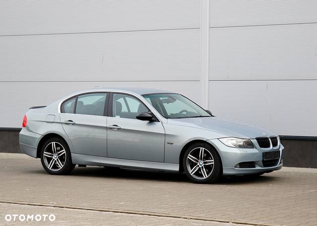 BMW Seria 3 325i - 5