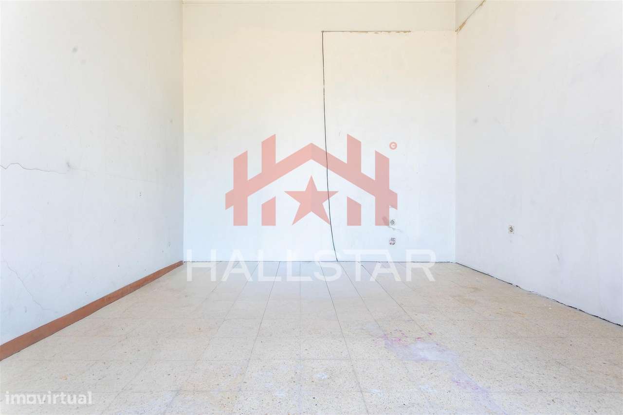 Loja / 220m² de Área Total / Quinta da Alçada-12