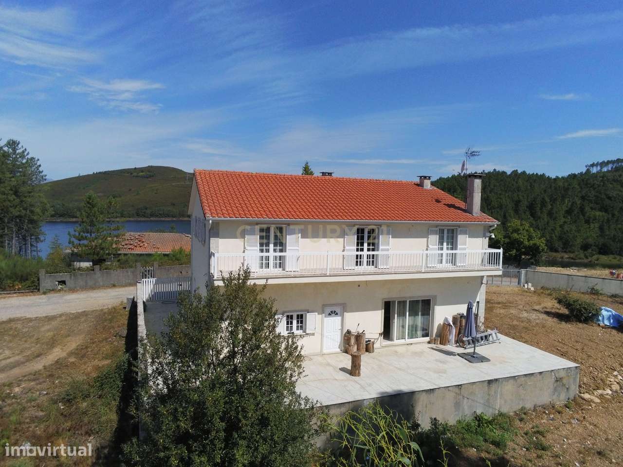 Moradia Exclusiva em "Ilha" Privativa na Albufeira de Venda Nova – Ger-32