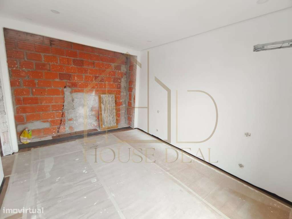 GRANDIOSA Moradia T3+1 com espaço para piscina. Fernão Ferro-15