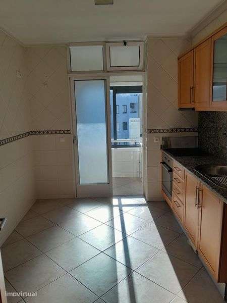 Arrendo T2 em Santa Maria de Lamas - Grande imagem: 4/12