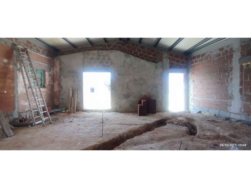 Casa para restauro, excelente oportunidade, com potencial investimento-6