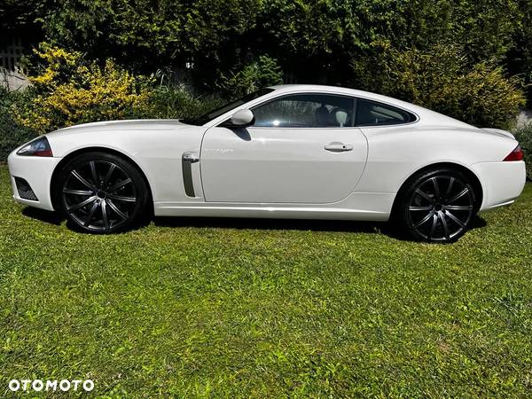 Jaguar XK XKR Coupe - 29