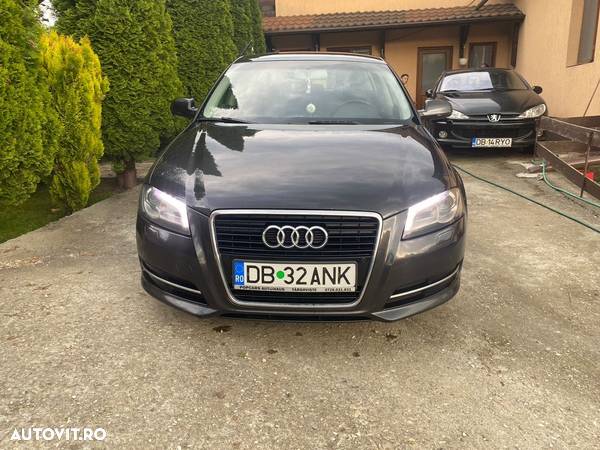 Audi A3 Sportback 2.0 TDI S-tronic Ambition - 2