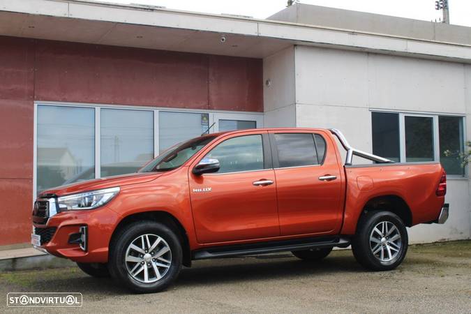 Toyota Hilux 2.4 D-4D 4WD Premium Edition - 11