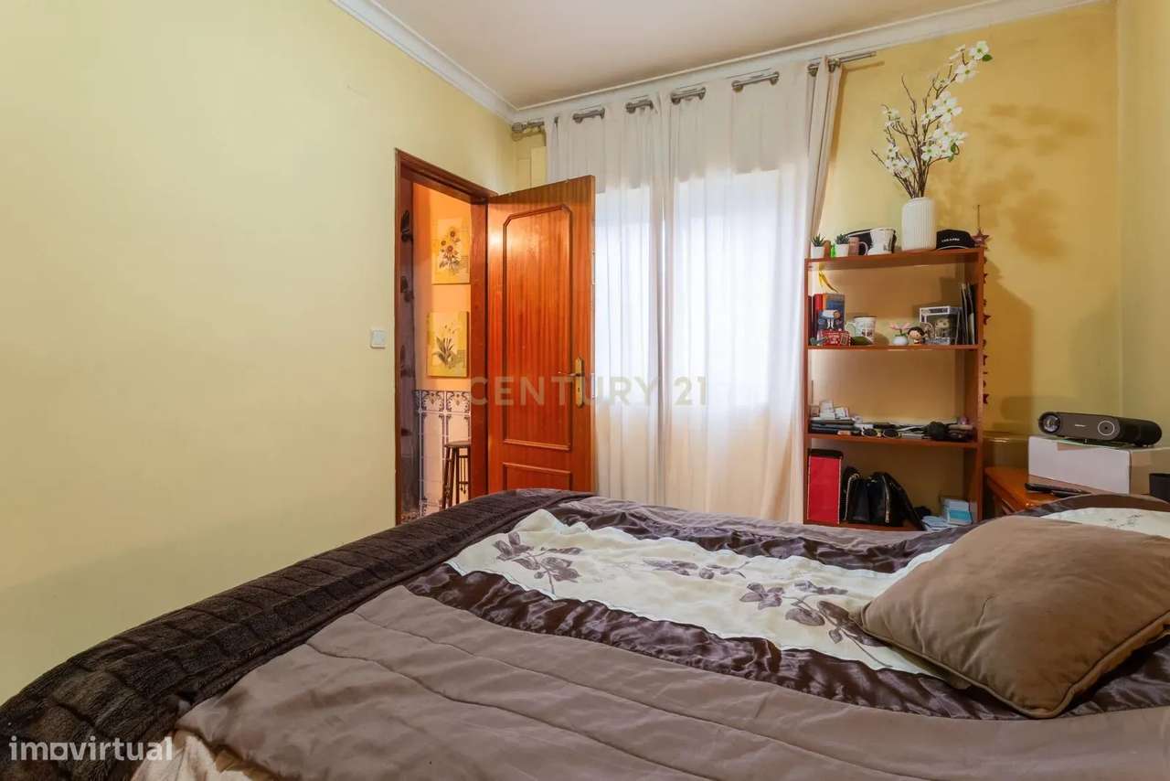 Andar de Moradia com Excelente Espaço Exterior / Terraço com 50 m² e S-26