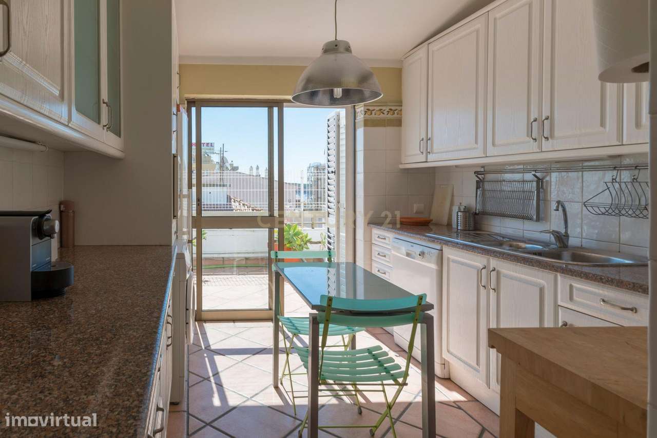 Apartamento T3 com Vista Mar em Portimão, Faro-12