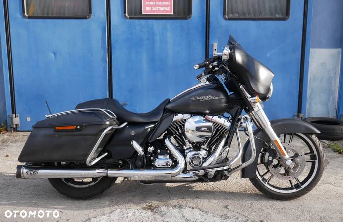 Harley-Davidson Touring Street Glide - 2