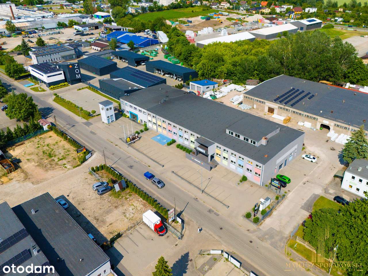 Gniezno – Obiekt handlowo-usługowy 2600 m² z magazynem - 2 kondygnacje-2