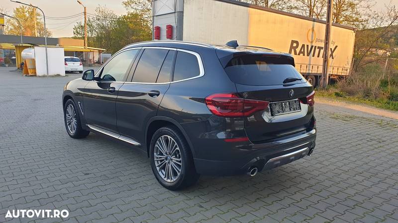 BMW X3 xDrive20d AT Luxury Line - 7