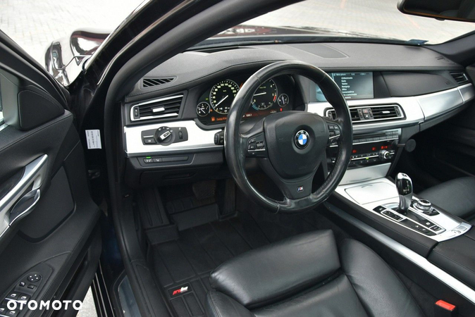 BMW Seria 7 740d xDrive - 14