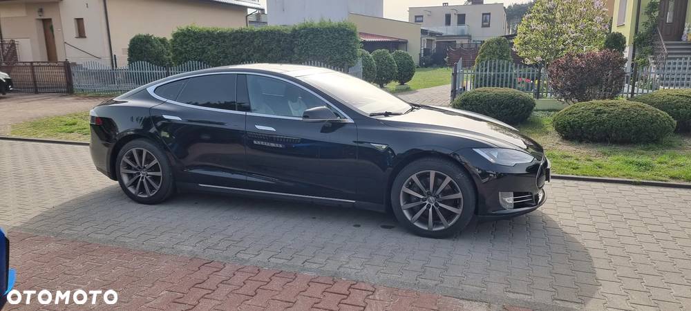 Tesla Model S Performance - 4