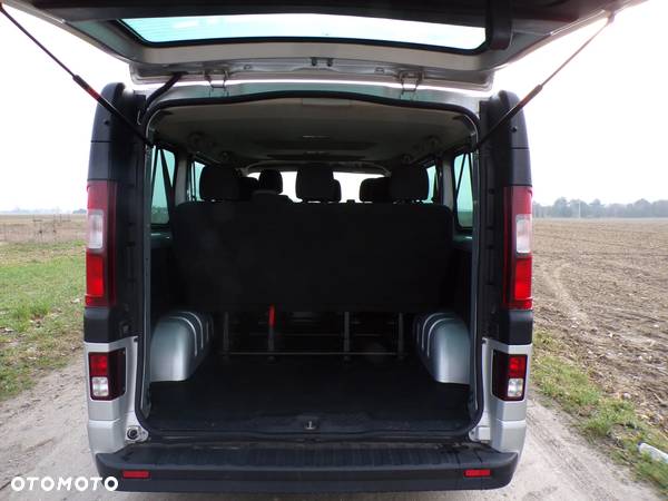 Opel Vivaro - 11