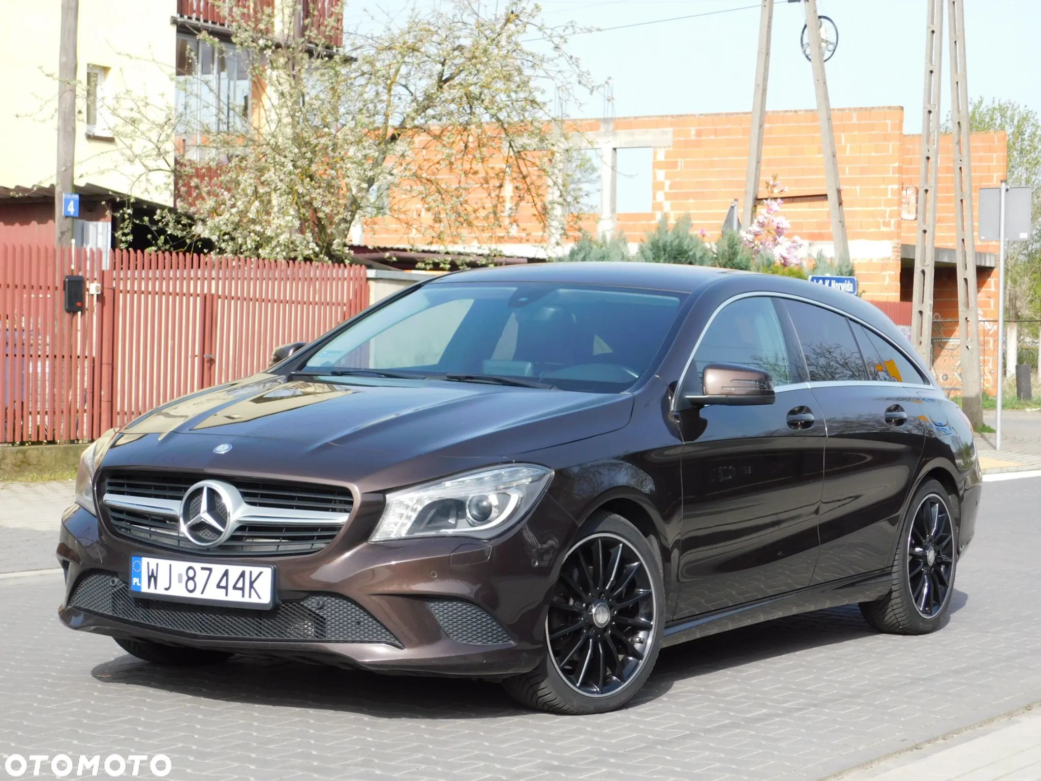 Mercedes-Benz CLA Shooting Brake 200 (CDI) d 7G-DCT Orange Art Edition - 1