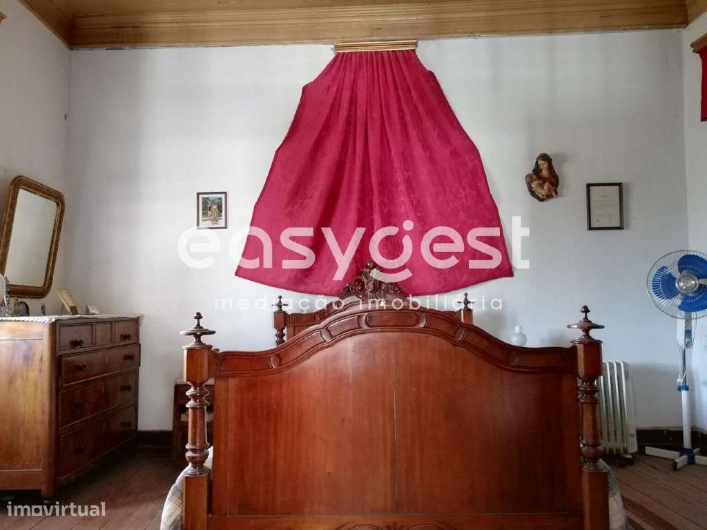 Emblemática moradia senhorial mobilada na vila de Alpedrinha - Grande imagem: 4/44