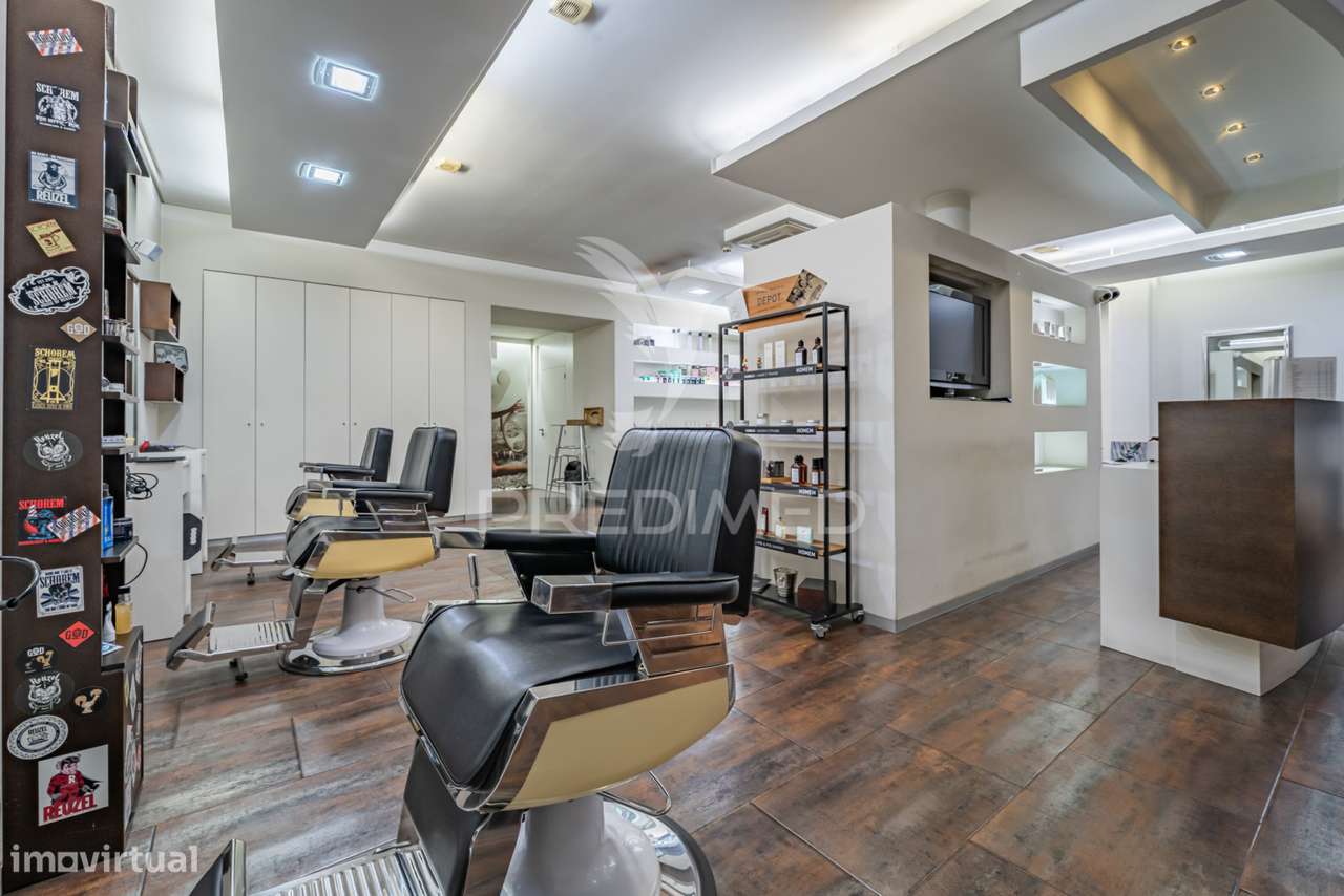 Loja junto Rotunda  Eng. Edgar Cardoso em vila Nova de Gaia - Grande imagem: 2/20