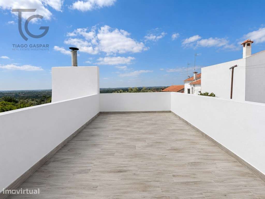 Moradia T3 totalmente remodelada na Comenda, Gavião-7