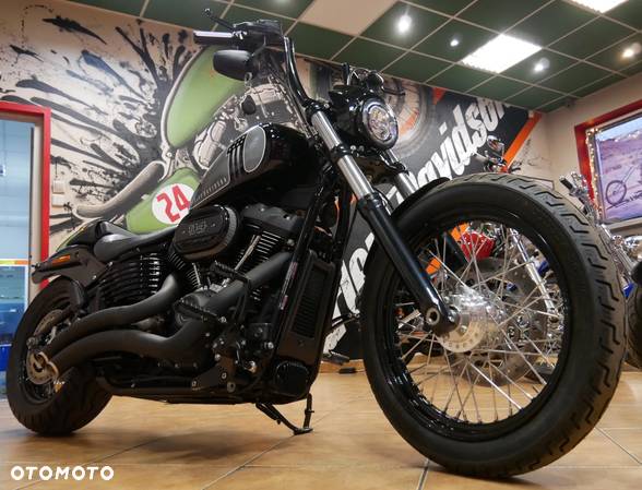 Harley-Davidson Softail Street Bob - 6