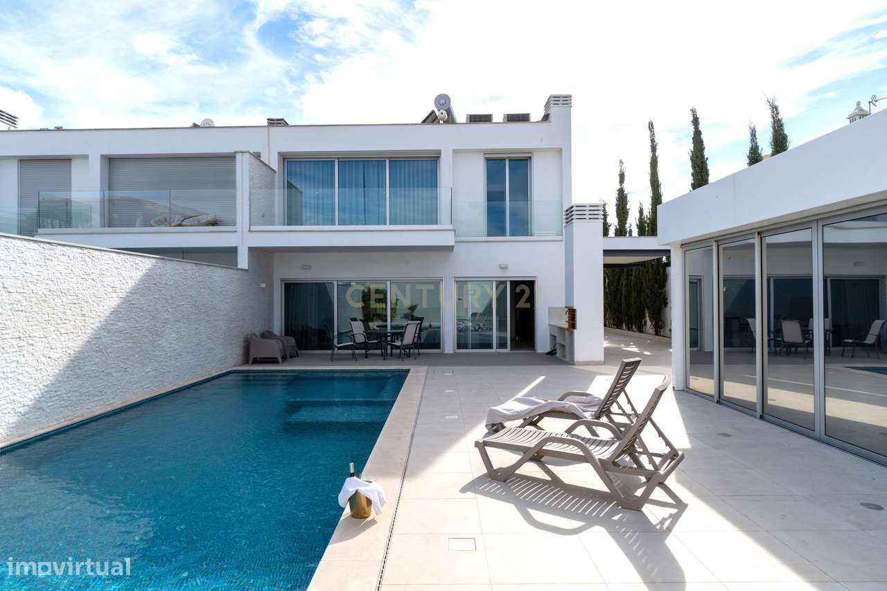 Moradia Contemporânea T3+2 | Zona Premium - Montenegro, Faro-3