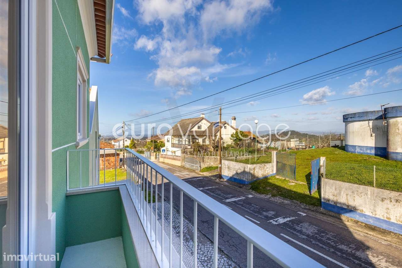 Moradia T4 totalmente remodelada - Grande imagem: 3/58