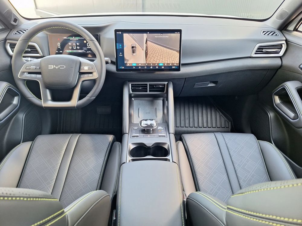 Zasięg 312 km / Kamera 360 / ekran 12,8 '' / CarPlay i Android Auto