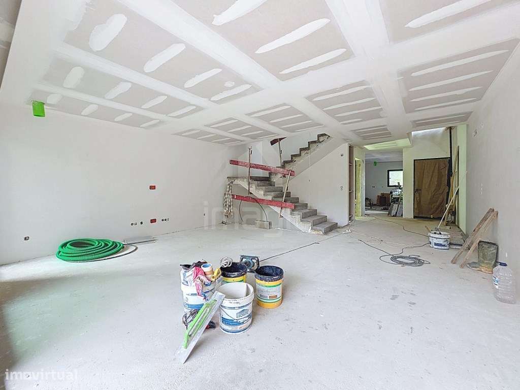 Moradia T3+1 Ericeira com piscina e jardim-4