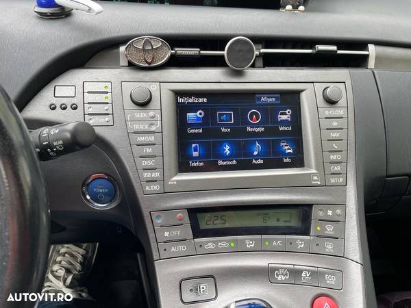 Toyota Prius Plug-in (Hybrid) Comfort - 8