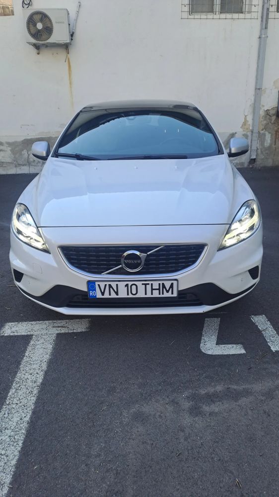Volvo V40 II [2012 - Prezent] D3 Aut. R-Design 2020
