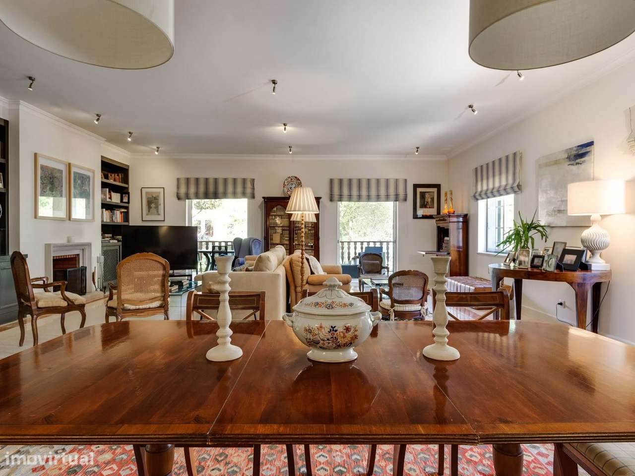 Apartamento T4 +1 em condomínio com jardim e piscina no Estoril - Grande imagem: 4/48