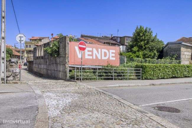 Propriedade única no centro de Guimarães-12