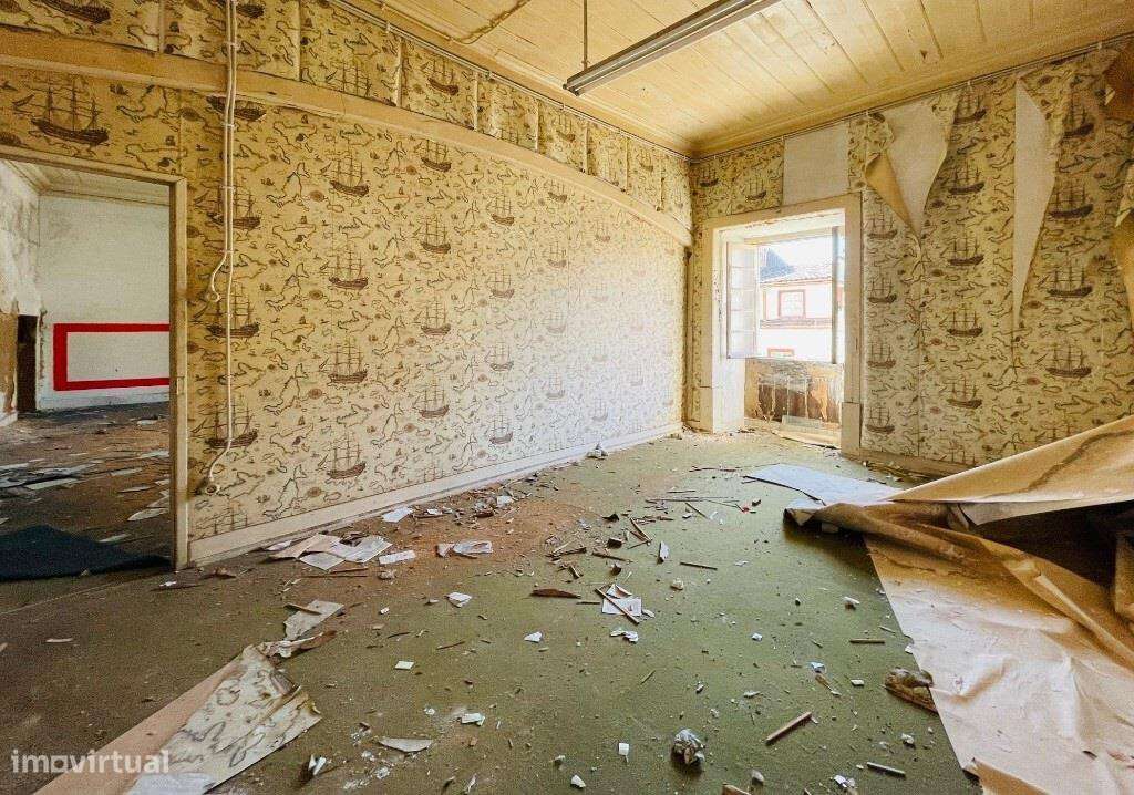 Prédio em zona da Alta - Grande imagem: 5/22