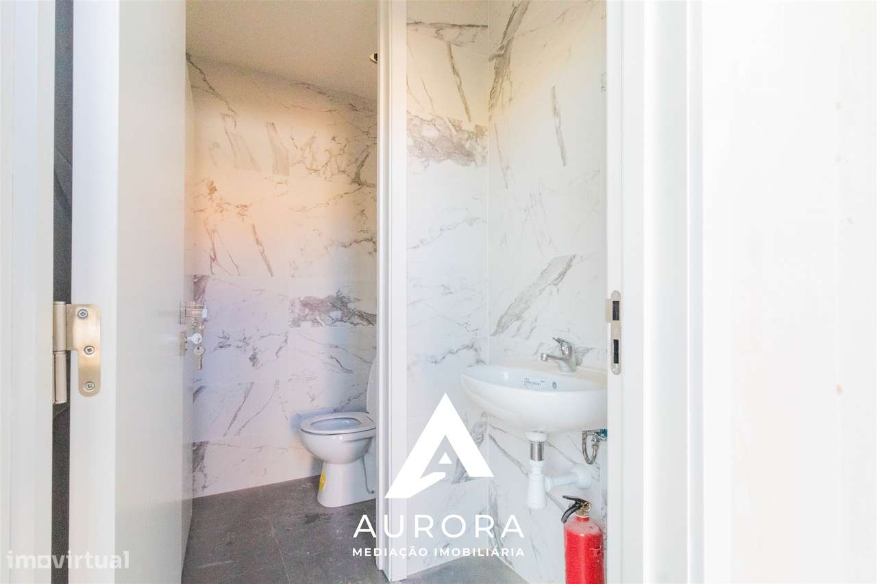 Loja para venda 227.4m2 área bruta centro da cidade de Espinho - Grande imagem: 5/7