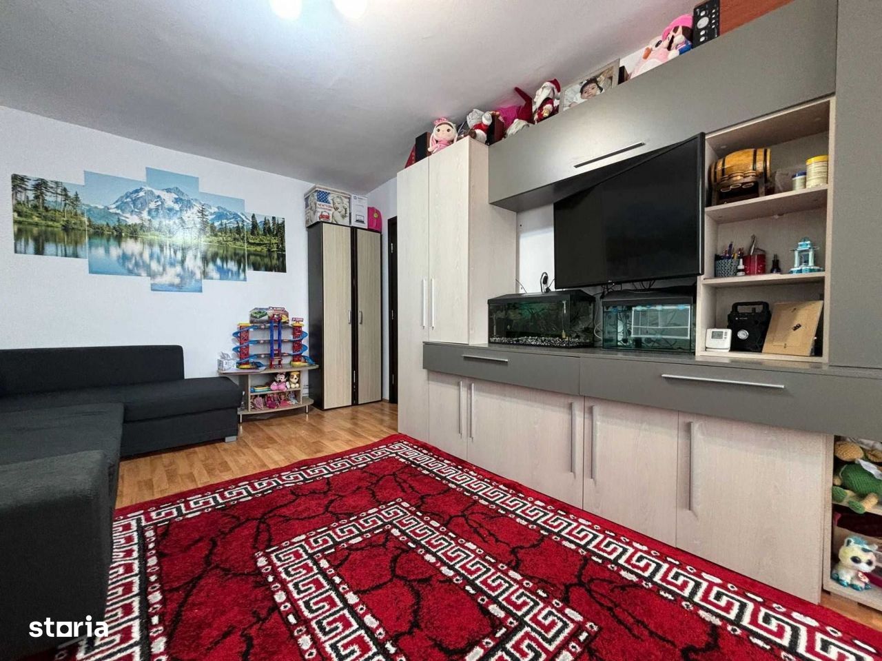 Apartament decomandat cu 2 camere in zona Dambovita