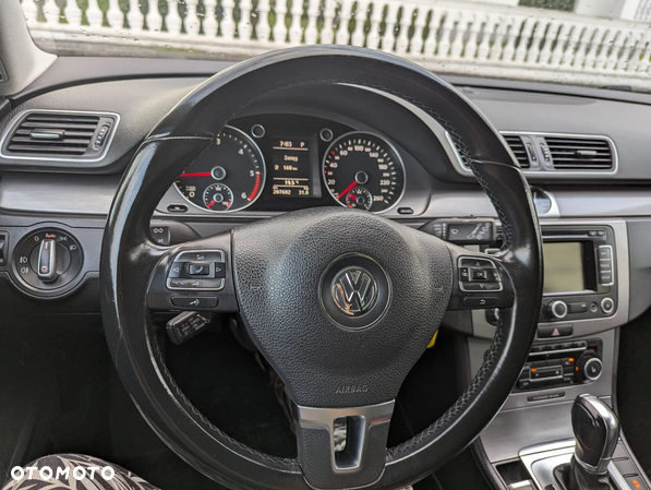 Volkswagen Passat 2.0 TDI Comfortline DSG - 11