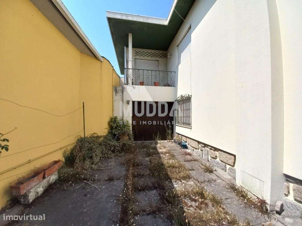 Moradia T6 no Centro de Ovar – Possibilidade de moradia Bi-Familiar - Grande imagem: 2/6