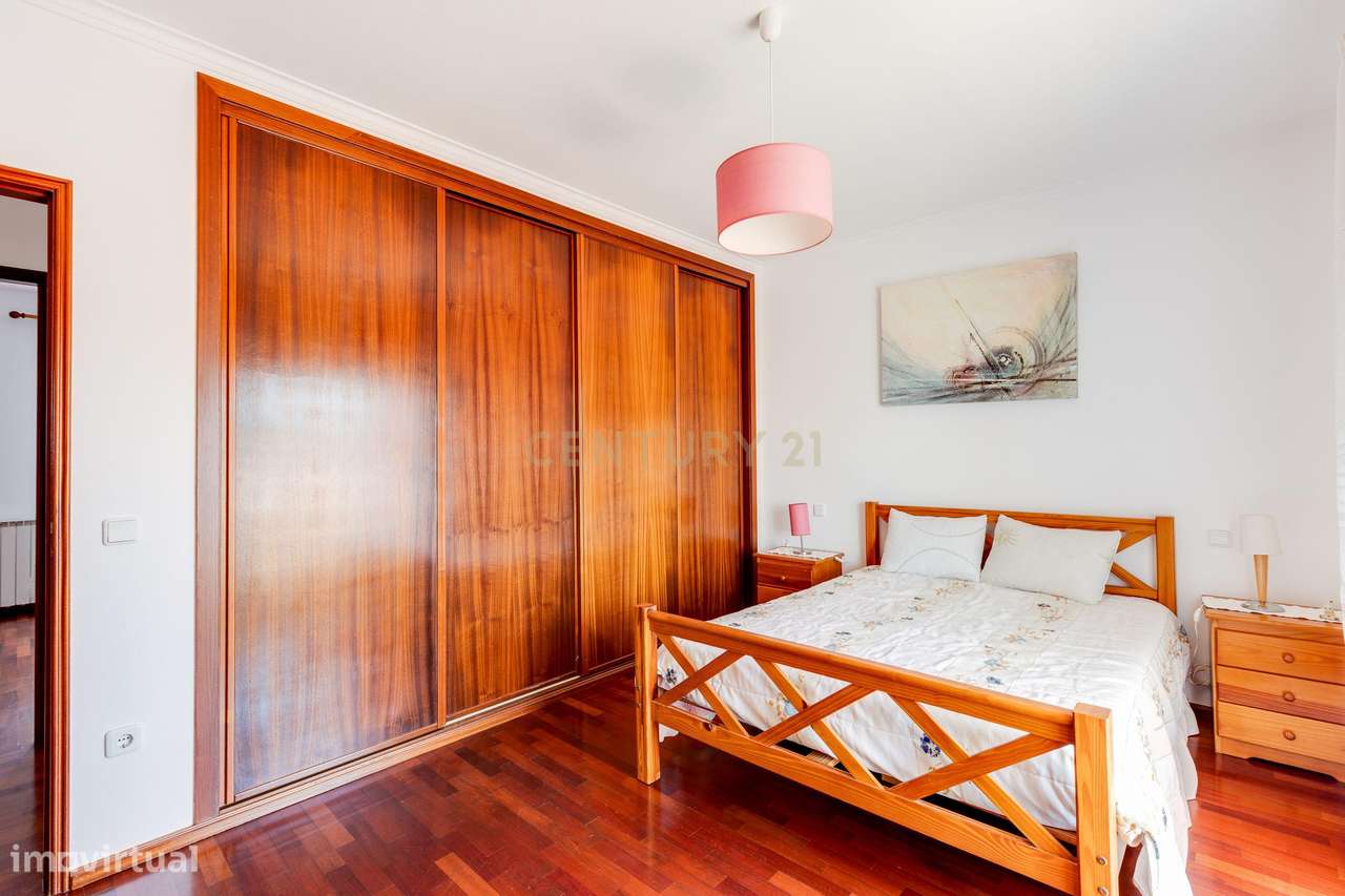 Moradia Geminada a 450mt da praia da Vieira de Leiria - Oportunidade Ú-25