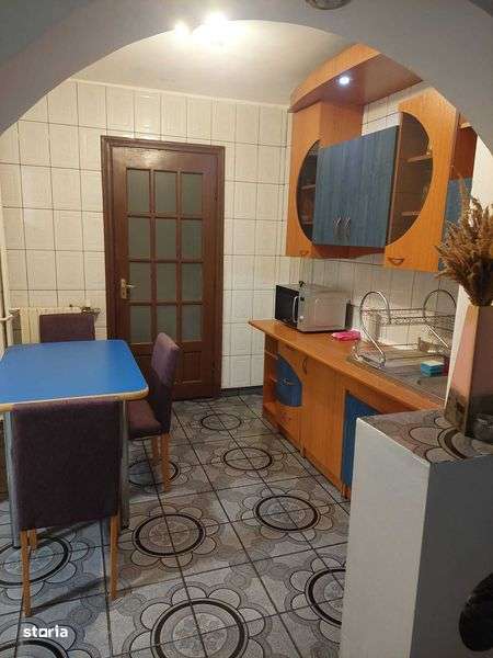 Persoana fizica inchiriez pe termen lung  apart. 3 camere decomandate. - Imagine principală: 5/8