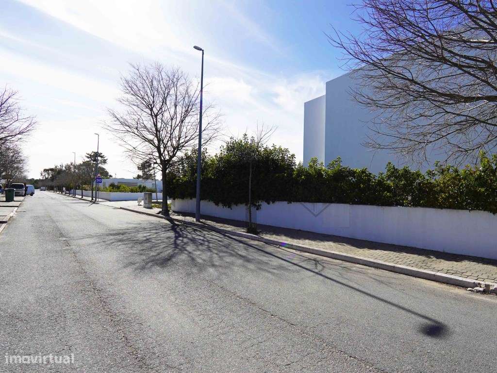 Moradia V4 com Piscina para Venda na Comporta-10