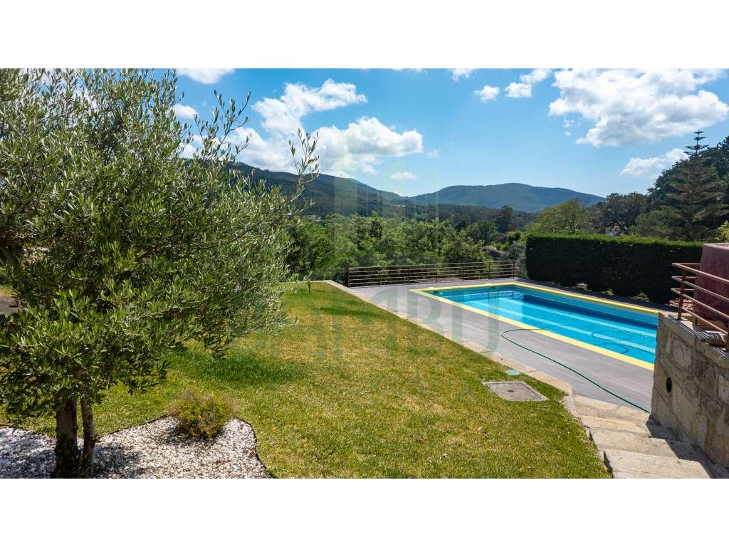 Moradia T4 térrea, com piscina, para venda em Vilar de Mouros.-13