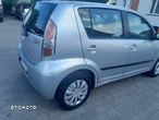 Daihatsu Sirion 1.0 - 4