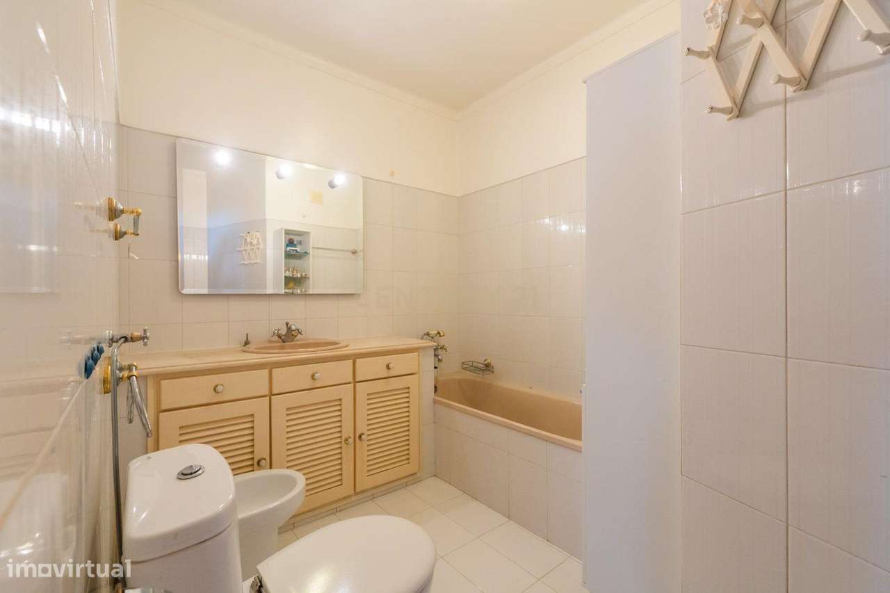 Excelente T4 c/Box | São Domingos de Rana-30